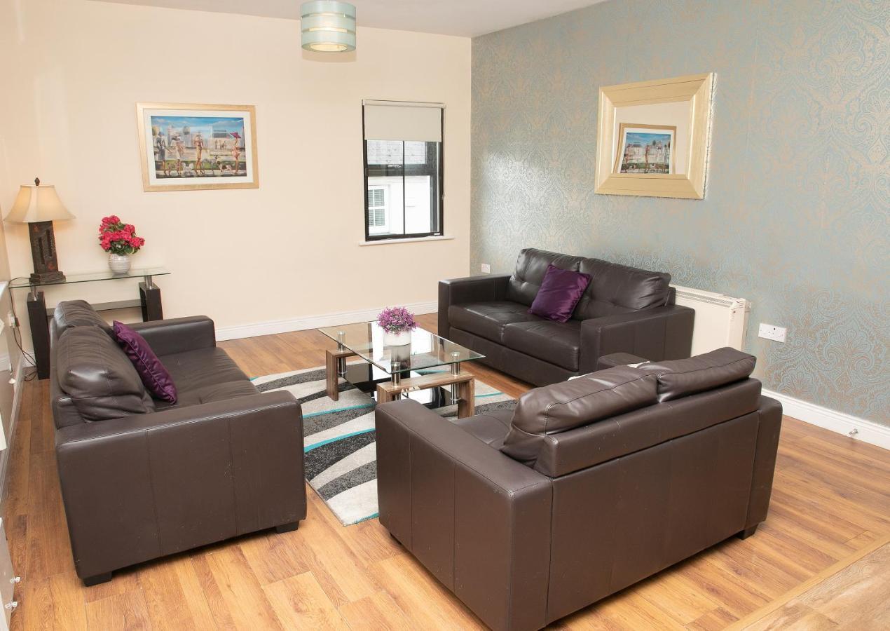 Arch House Apartments Άθλον Εξωτερικό φωτογραφία
