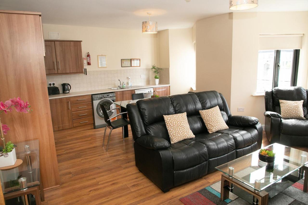 Arch House Apartments Άθλον Εξωτερικό φωτογραφία