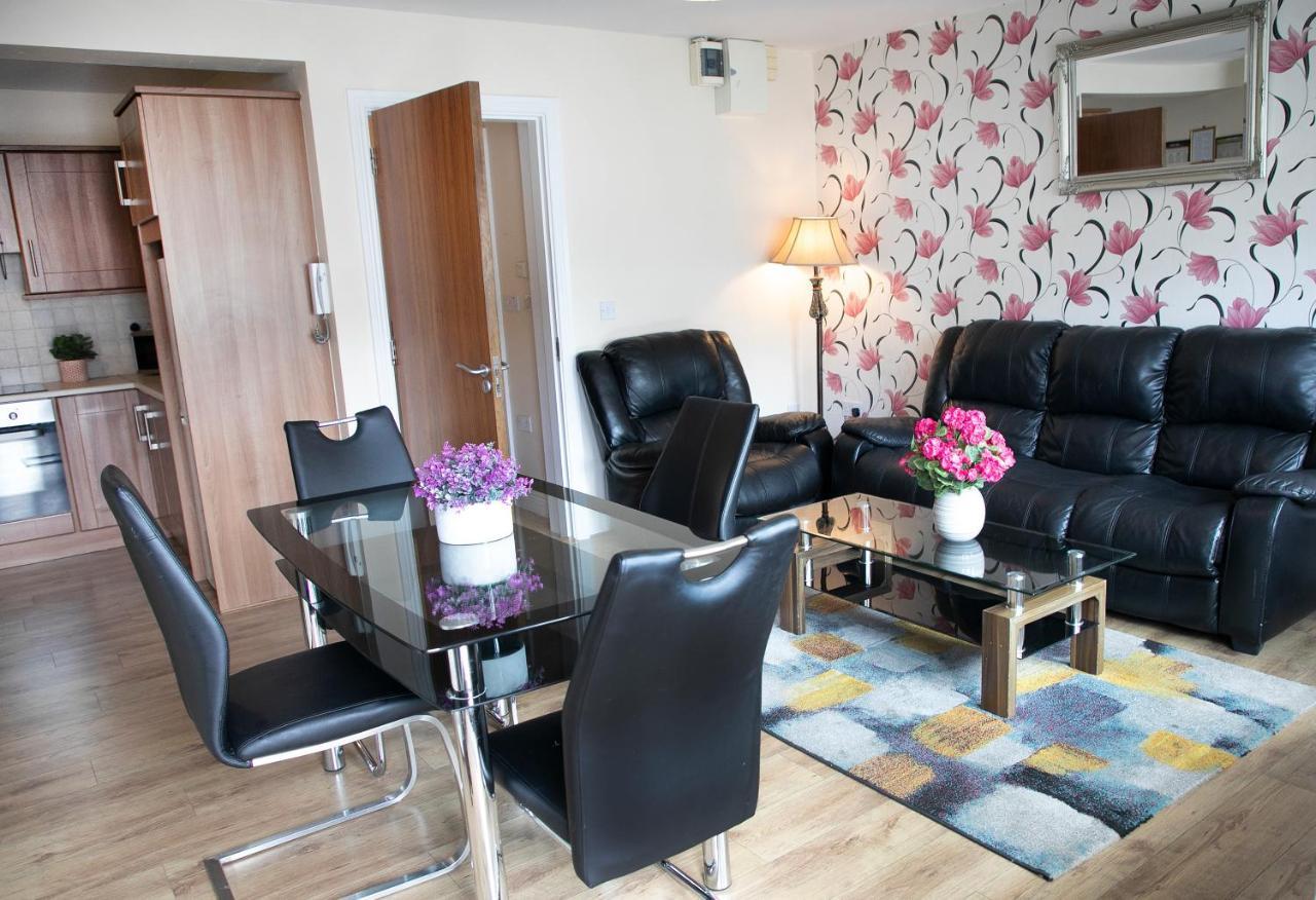 Arch House Apartments Άθλον Εξωτερικό φωτογραφία
