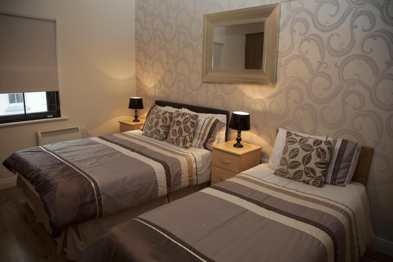 Arch House Apartments Άθλον Εξωτερικό φωτογραφία